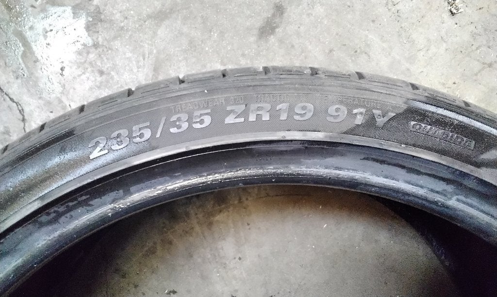 Banden 235 35 19 afhaal 25 eur pst 225 40 19 ook 4 st, Auto-onderdelen, Banden en Velgen, 235 mm, Band(en), Ophalen, 19 inch