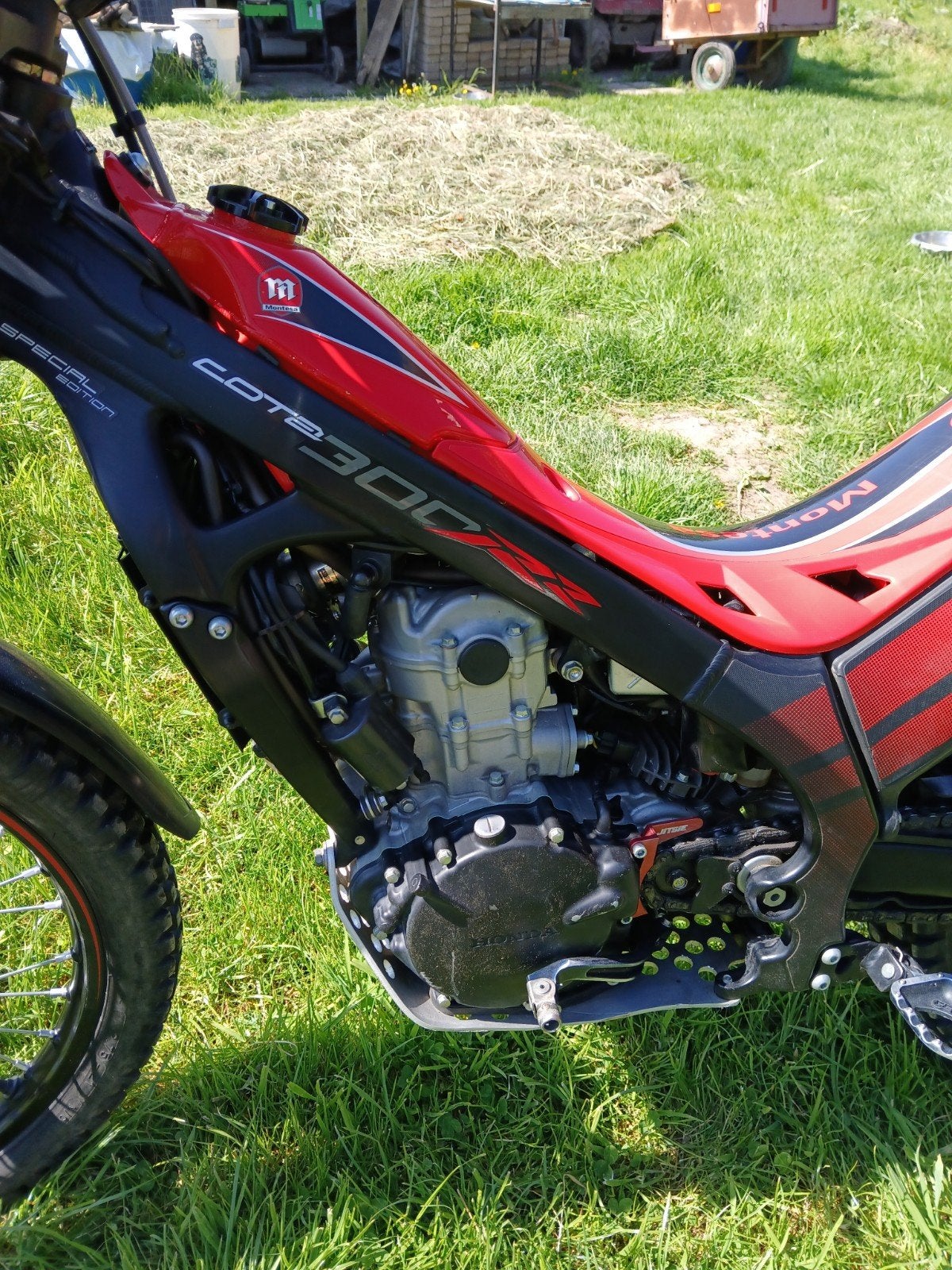 Montesa 300rr trial, Particulier