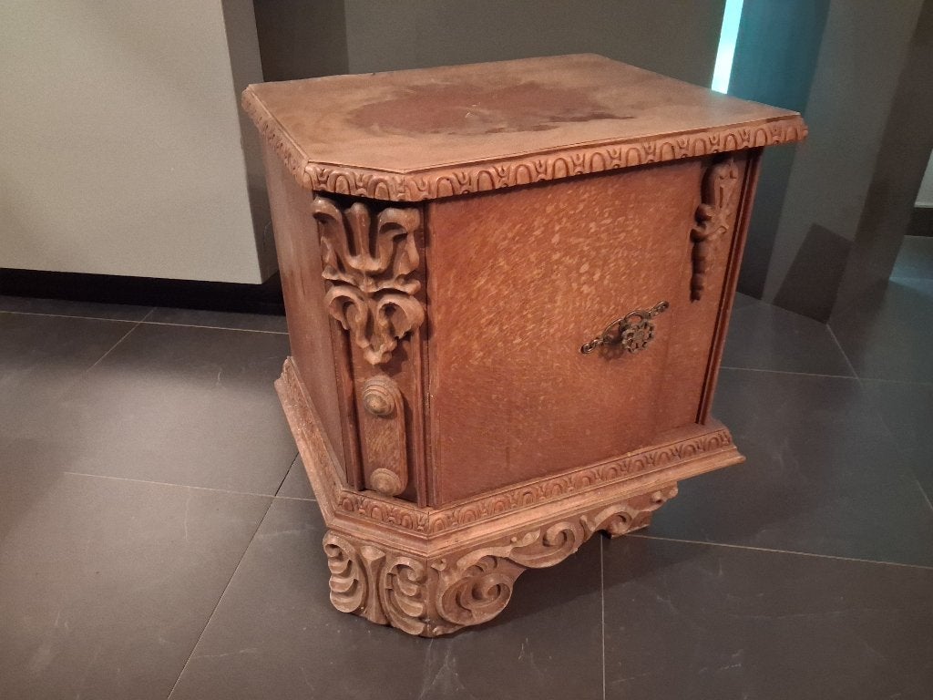 Vintage retro , kastje 46x54x38 cm 25 euro., Antiek en Kunst, Ophalen