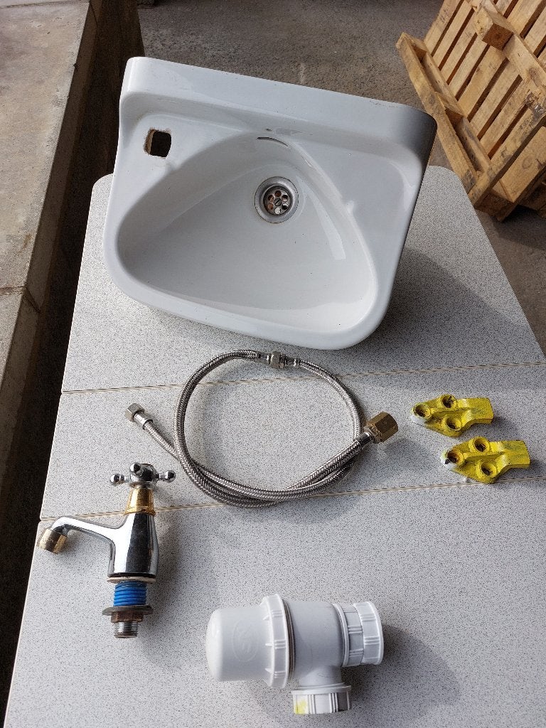 Lavabo (petit évier) + robinet, Enlèvement, Utilisé, Lavabo