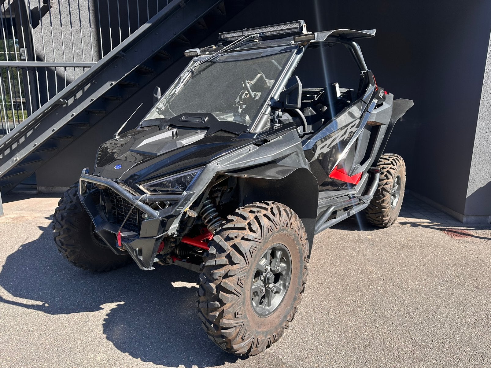 Occasie Polaris RZR PRO XP Turbo Ultimate L7e, Plus de 35 kW, 2 cylindres, 1000 cm³