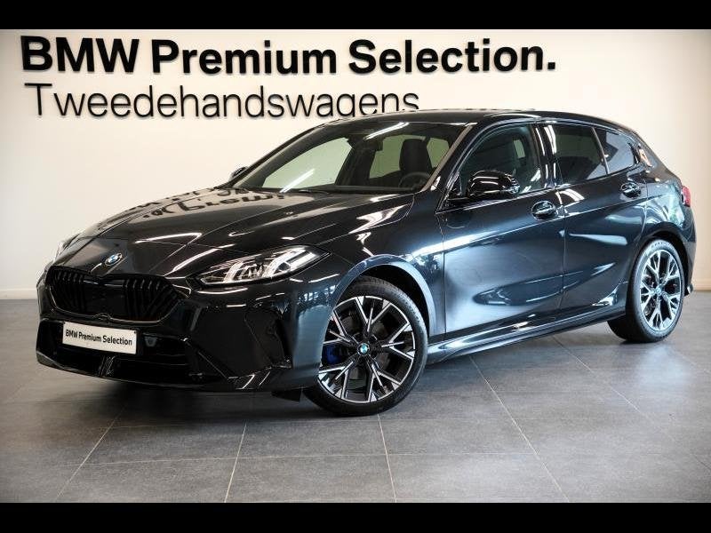 BMW 1-Serie FULL M PACK CAMERA STUUR EN ZETELVERWARMING CAME, Auto's, BMW, 1498 cc, Euro 6, Zwart, Stadsauto