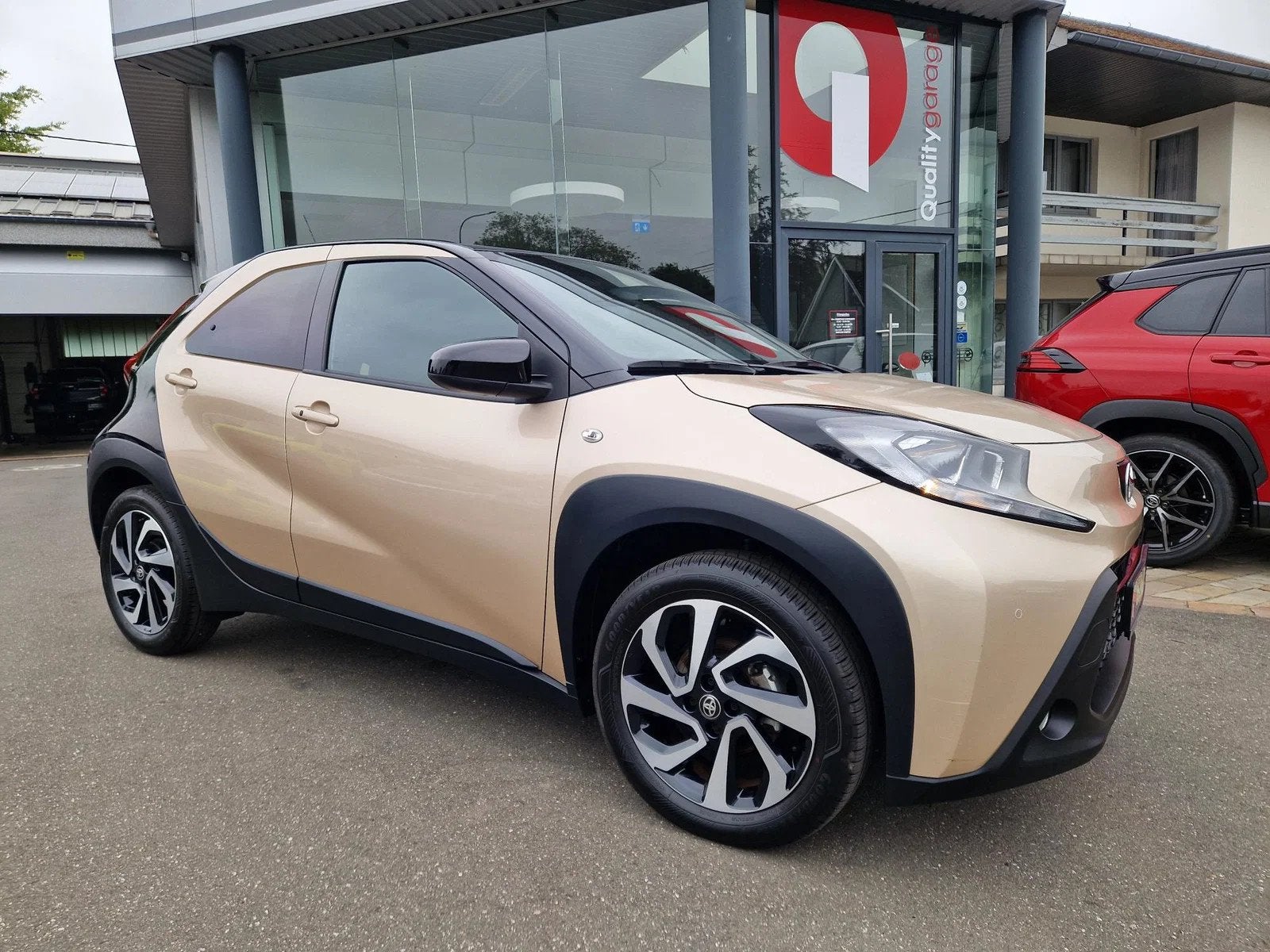 Toyota Aygo Design Automatique (bj 2024, automaat), 4 zetels, Stof, Gebruikt, Overige kleuren