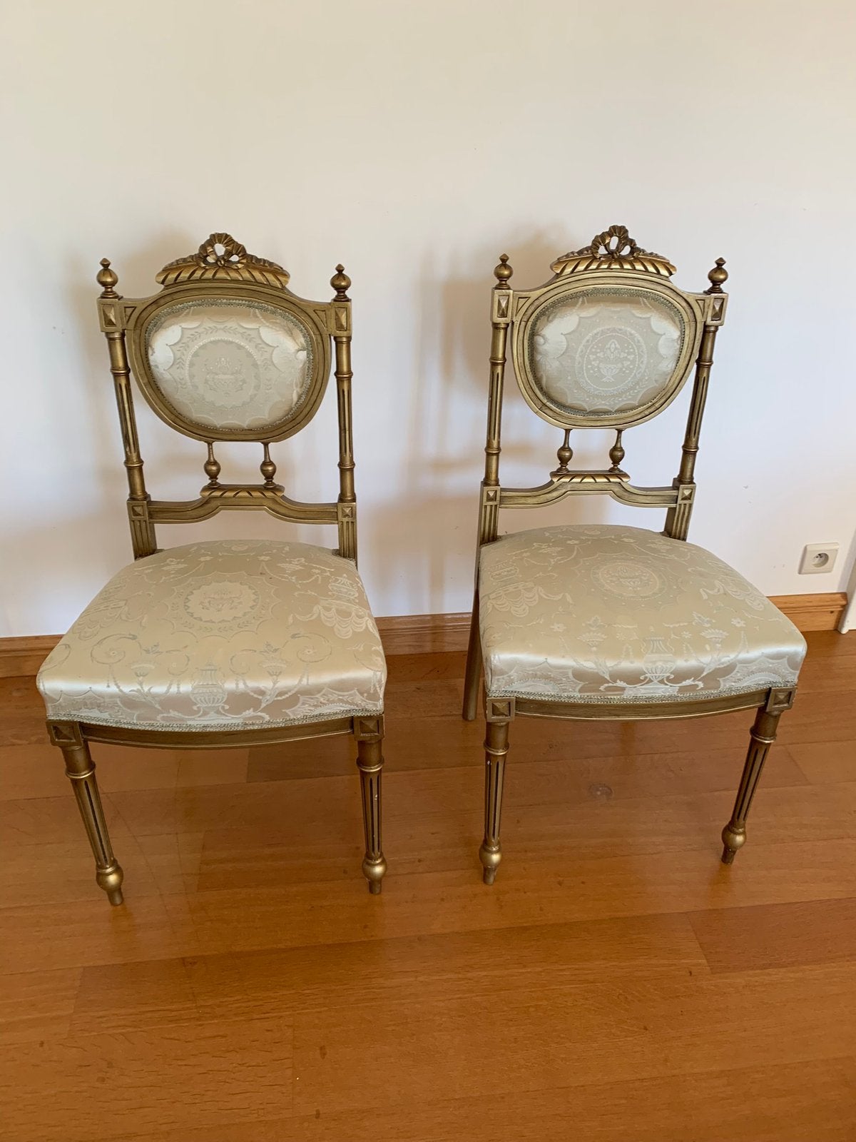 2 stoelen in goede staat, Ophalen