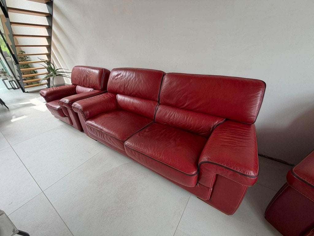 Salon en cuir rouge - Canapé + 2 fauteuils club, Maison & Meubles, Quatre personnes ou plus, Banc droit, Enlèvement, Utilisé