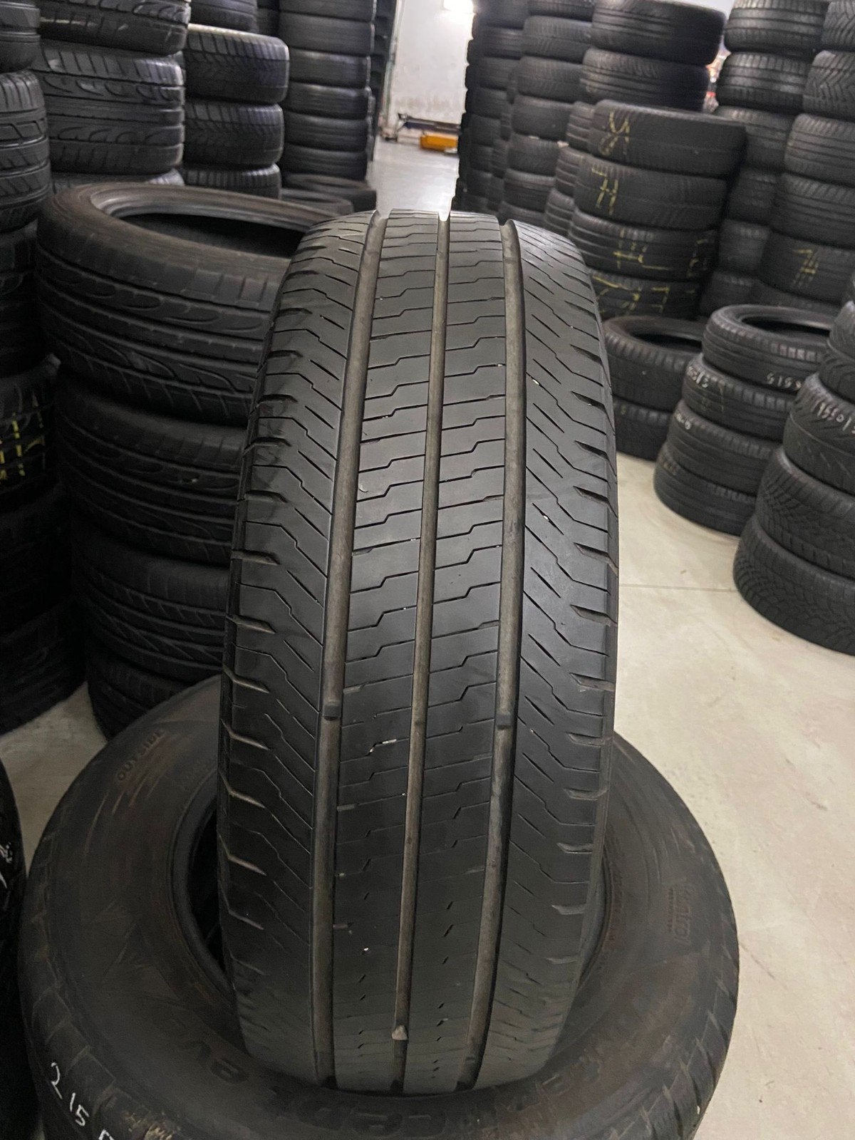 21560r17C 215 60 r17C 215/60/r17C continental nouveau avec m, Enlèvement ou Envoi