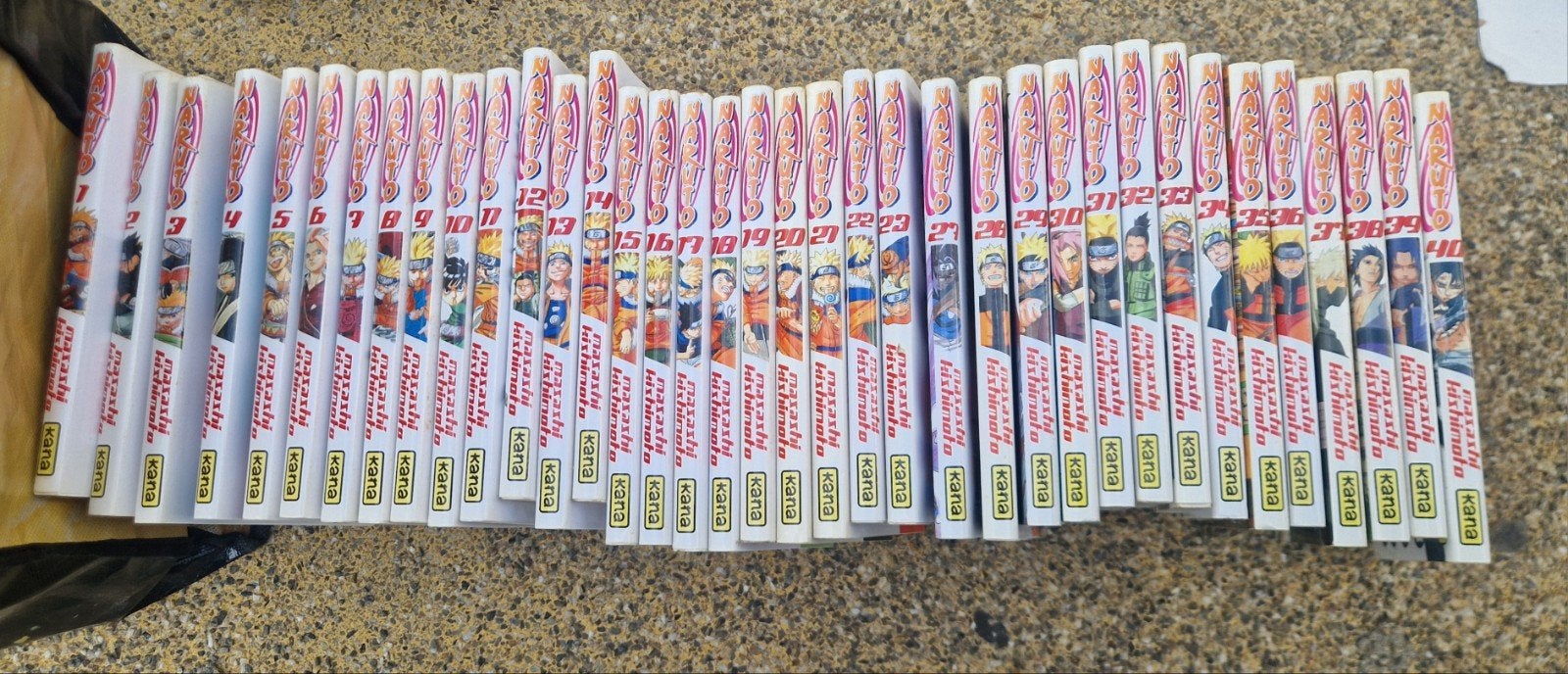 Lot 37 Mangas Naruto - Tomes 1 à 40 (Quasi complet), Enlèvement