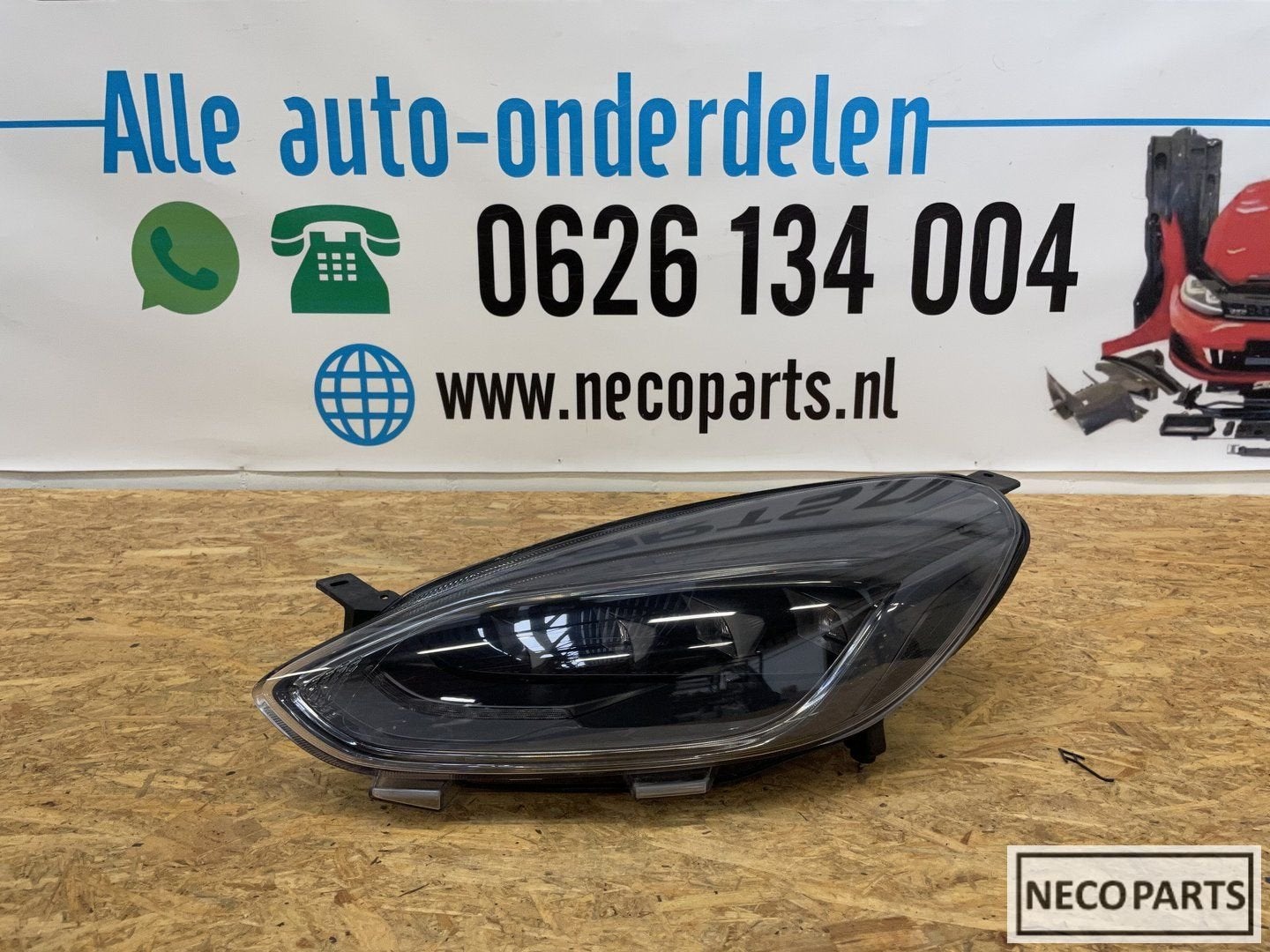 FORD FIESTA MK8 VOL LED KOPLAMP BLACK EDITION H1BB-13E015, -, -, -, Enlèvement ou Envoi