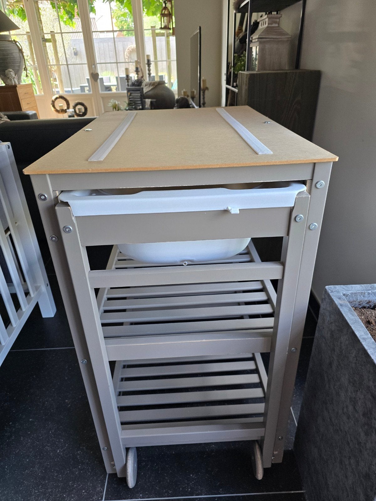 Table d'allaitement pratique avec baignoire intégrée (taupe/, Enlèvement, Comme neuf