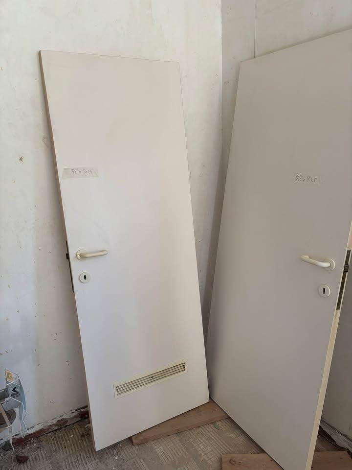 Drie vlakke schilderdeuren met massieve kern + kozijnen, Ophalen, Hout, 150 tot 225 cm