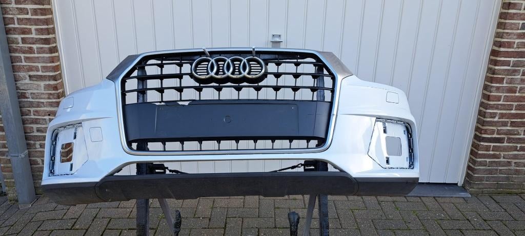 Voorbumper/Wielbogen Audi Q3, Auto-onderdelen, Ophalen, Gebruikt, Voor, Audi