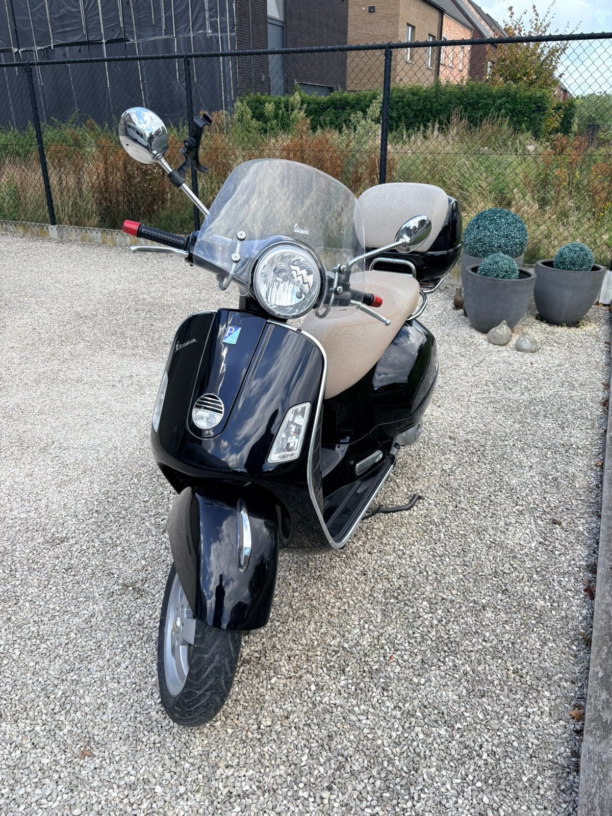 Vespa Gts 125cc - top case - 11 000 km - très bien entretenu, Motos, Scooter, Particulier, 125 cm³, Jusqu'à 11 kW
