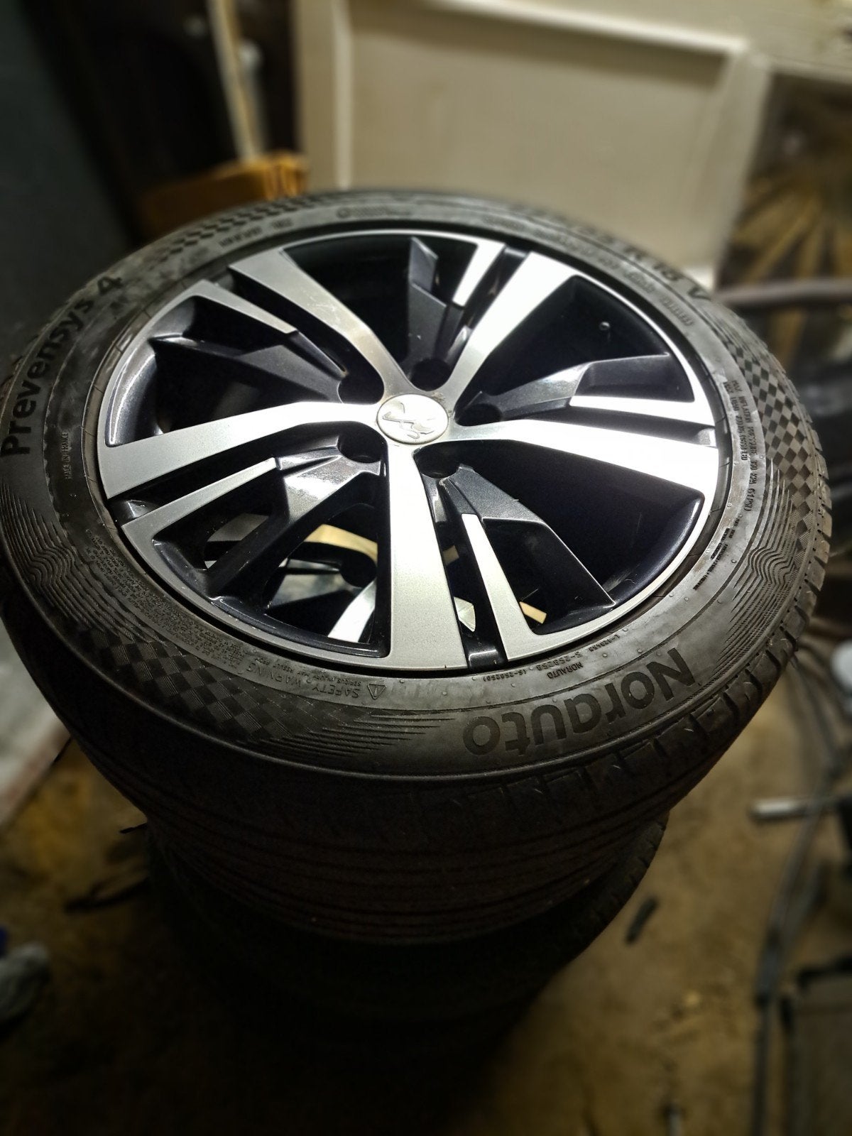 Jantes d origine peugeot 3008 de 2017+ pneus, Ophalen, 18 inch, Gebruikt, Banden en Velgen