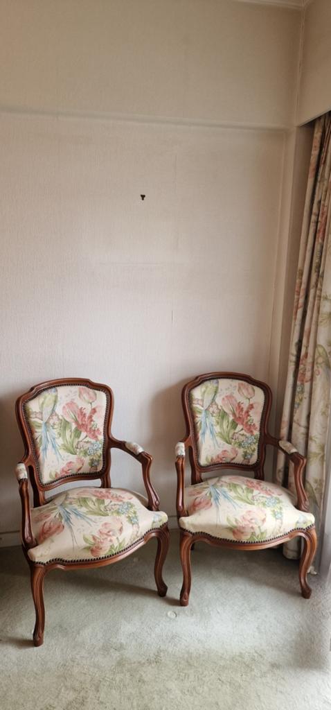 Lot de chaises de style, Enlèvement