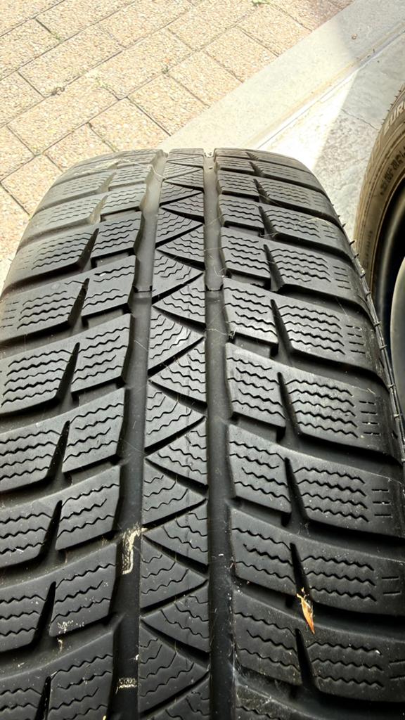 Quatre pneus d'hiver Ford Focus parfaits, Enlèvement, Utilisé