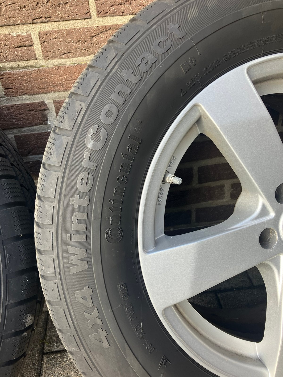 Pneus d'hiver sur jante en alu. 235/65/17 pour Mercedes GLC, Autos : Pièces & Accessoires, Enlèvement, Pneus hiver, Jante(s)
