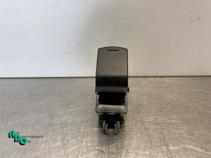 Commutateur vitre électrique d'un Nissan Note (Note 13-), -, 3 mois de garantie, Utilisé, -