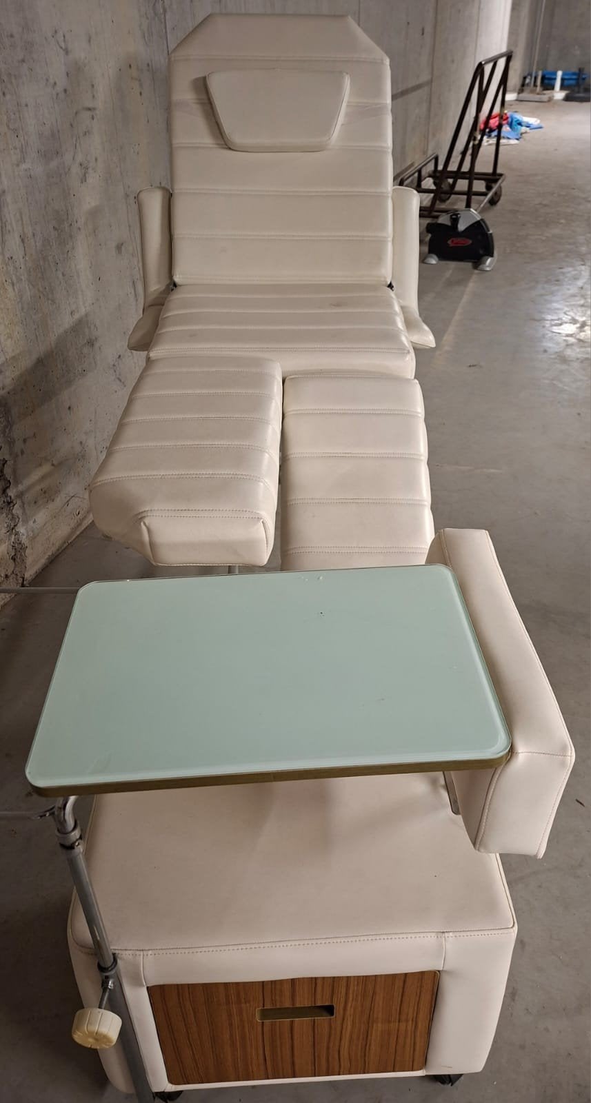 Pedicure stoel en tafel, Ophalen, Nieuw