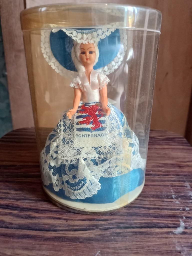 Poupée miniature vintage folklore, Enlèvement ou Envoi, Comme neuf, Poupée