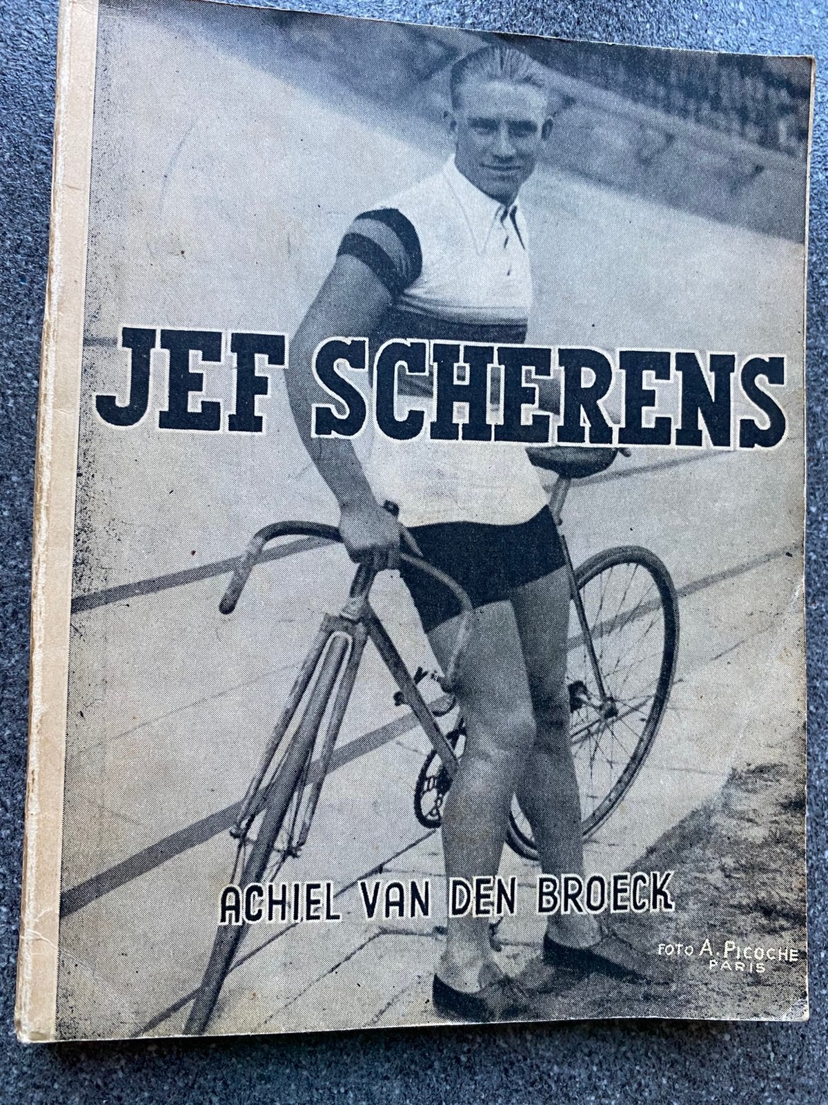 Jef Scherens, de Caruso uit de sprinterswereld, Boeken, Ophalen of Verzenden, Zo goed als nieuw