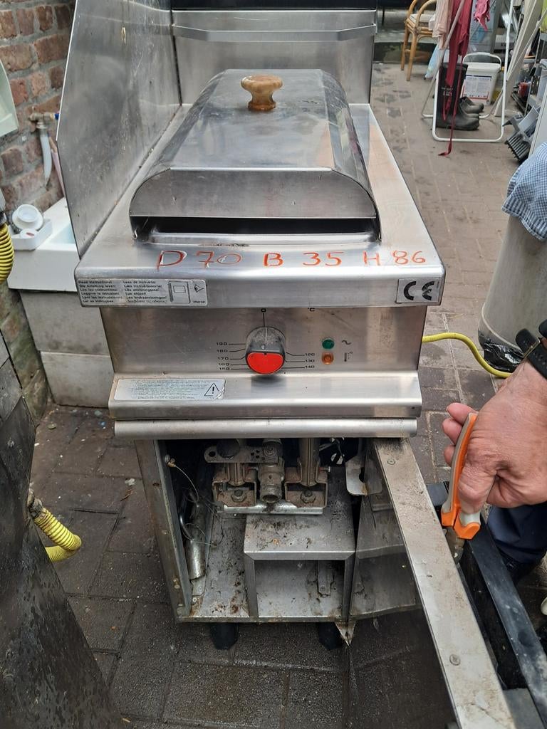 Gas frituur – werkt goed – robuust toestel
Gasgestookte frit