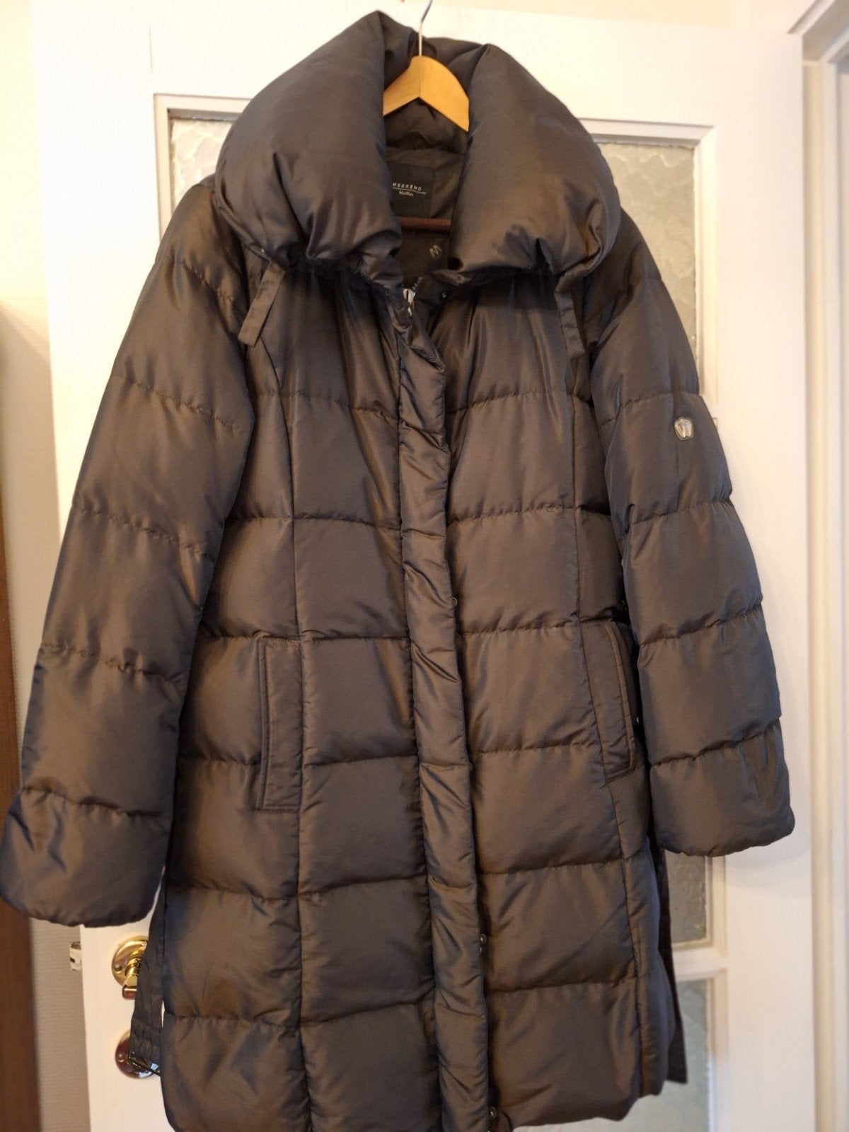 Max Mara anorak, Enlèvement