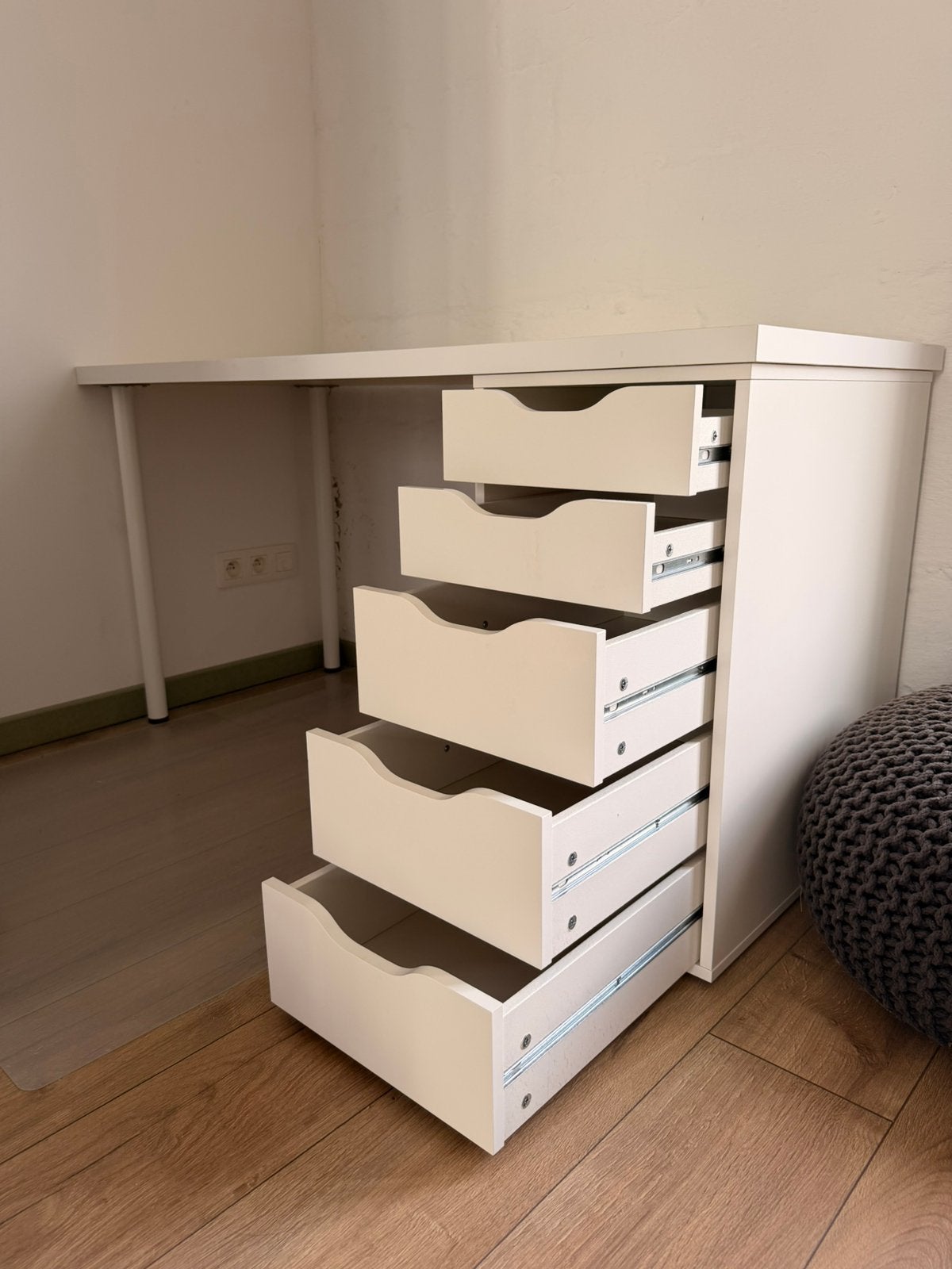 Bureau, Huis en Inrichting, Ophalen, Met lades, Hout, Zo goed als nieuw