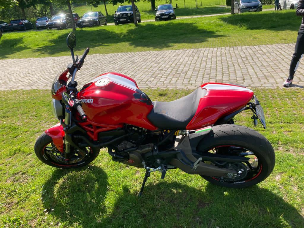 Ducati monster 821, 2 cylindres, Manuelle, Sport, Particulier