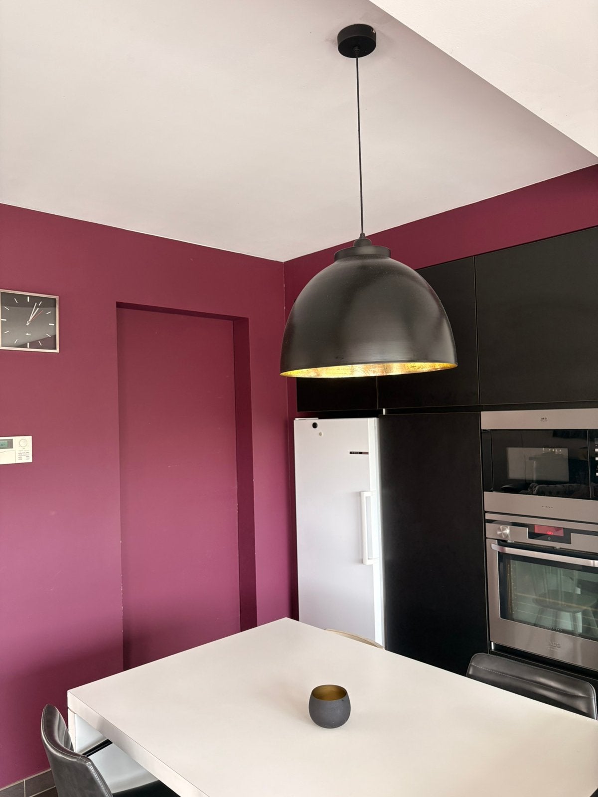 Grande lampe suspendue noire avec intérieur doré, Enlèvement, Comme neuf, Métal, E27 (grand)