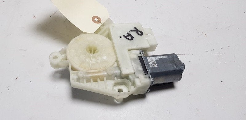 MOTEUR LEVE VITRE ELECTRIQUE Volkswagen Passat (3G2), Dhr. J. Ham, Volkswagen, Administratie@autoham.nl, Utilisé