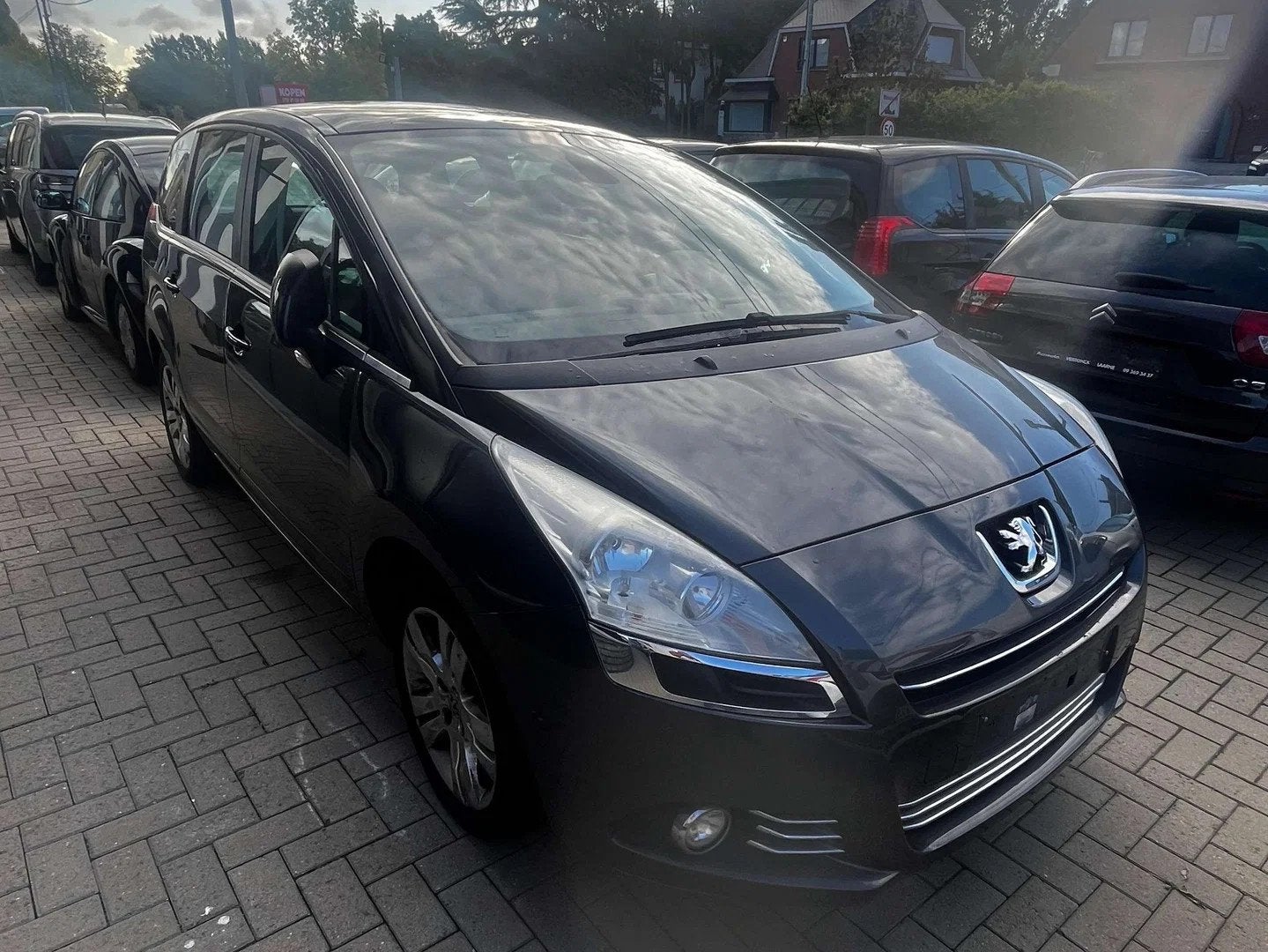 Peugeot 5008 5008 1.6i Premium Plus /7 PERSPON / NAVI / AIRC, Autos, Achat, Capteur de stationnement, Entreprise, Boîte manuelle