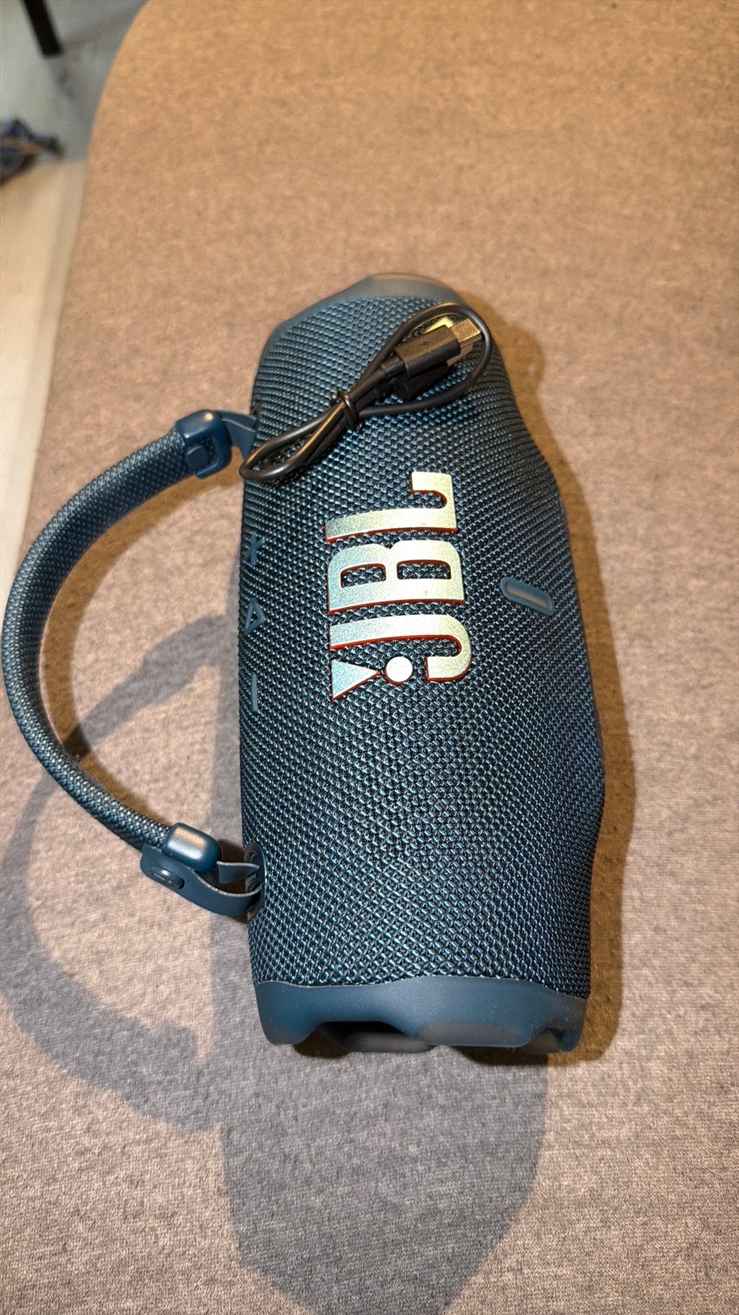 Jbl charge 6, Enlèvement, Comme neuf