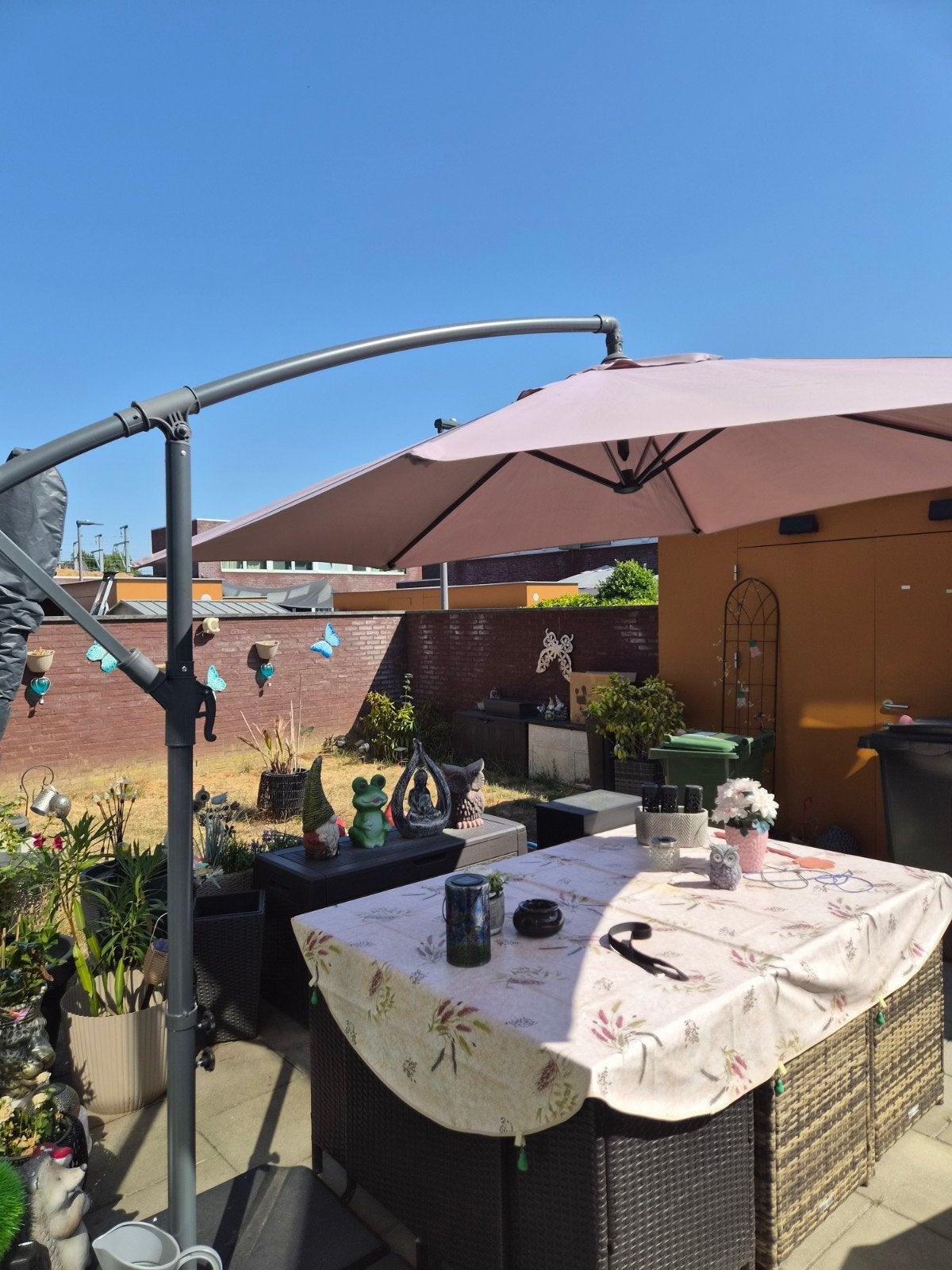 zweefparasol 3meter met maniveel .geen koerier of fake, Tuin en Terras, Parasols, Ophalen, Verstelbaar, 2 tot 3 meter, Zweefparasol