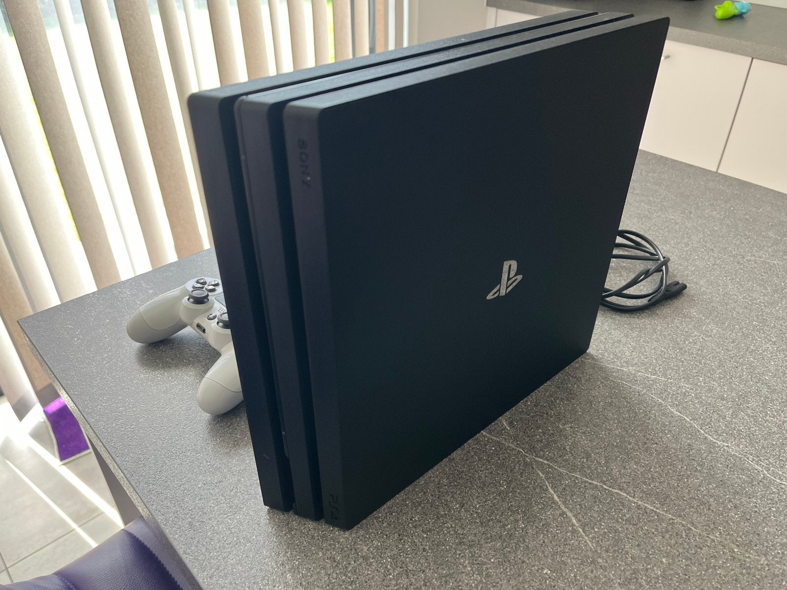 PS4 PRO 1tb, Ophalen, Met 2 controllers, 1 TB, Pro
