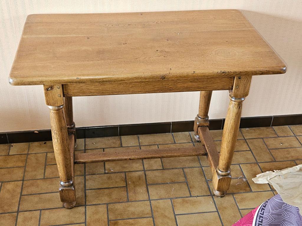PETITE TABLE EN CHÊNE, Maison & Meubles, Enlèvement