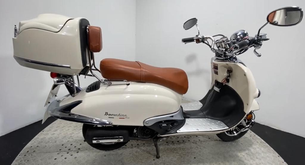 Brommer 125CC, 125 cc, Zo goed als nieuw, Ophalen, Overige merken