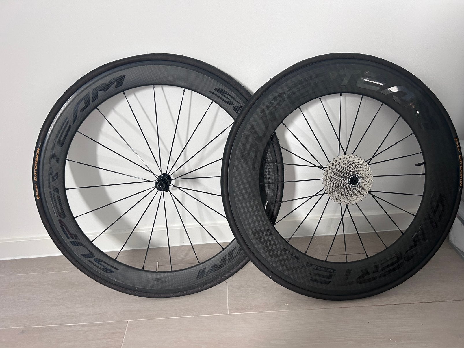 Superteam carbon aero wielset – 66/80 mm – Shimano/SRAM, Fietsen en Brommers, Fietsonderdelen, Racefiets, Zo goed als nieuw, Carbon