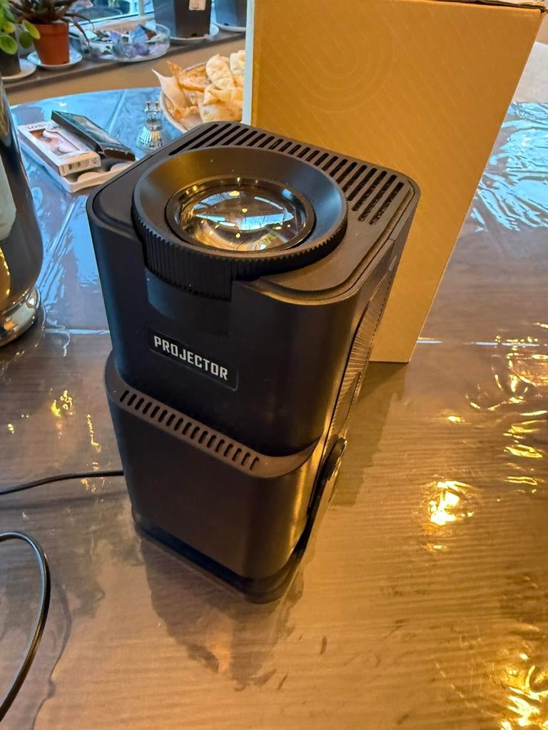 Projecteur, TV, Hi-fi & Vidéo, Écrans de projection, Enlèvement, Comme neuf