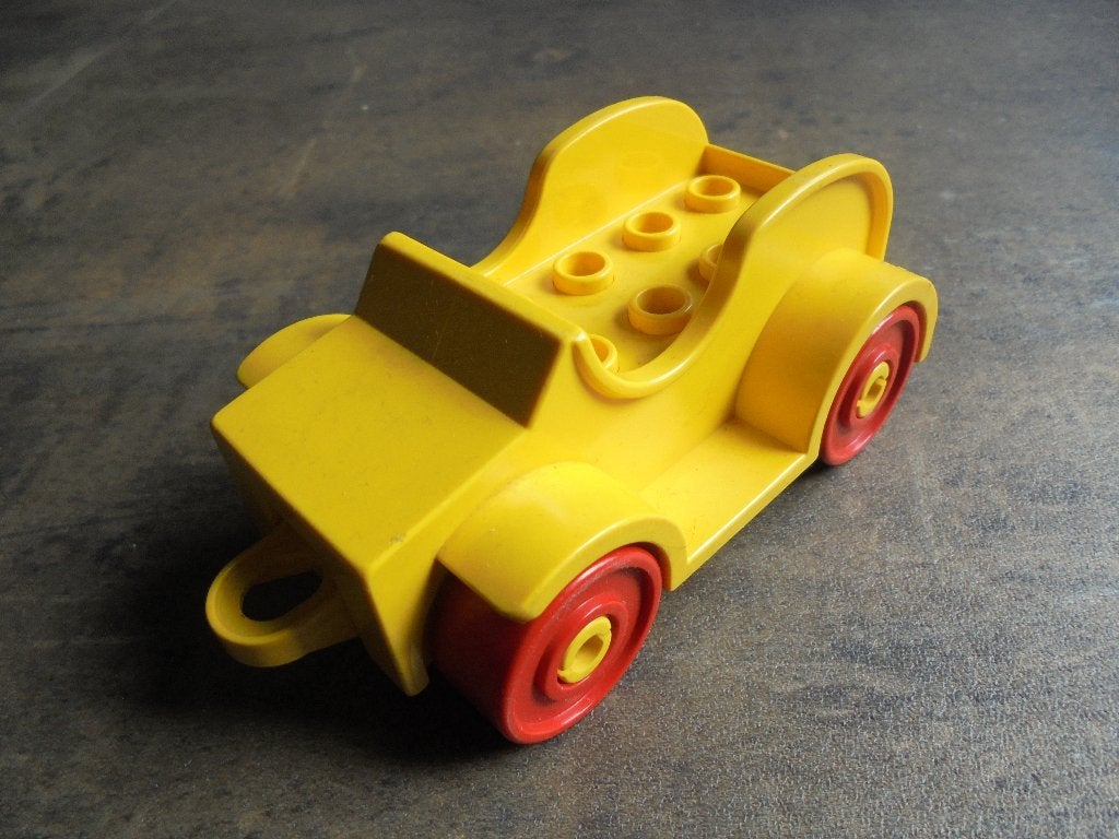 Lego Duplo Car Base 2x6 with Body Racer Car (zie foto's), Enlèvement ou Envoi, Utilisé, Briques en vrac, Duplo