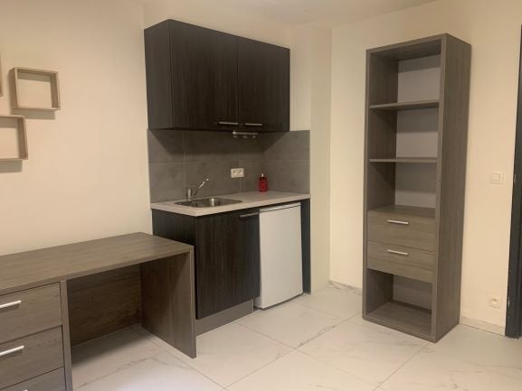 Bureaumeubel, open kast en bed gratis op te halen, Huis en Inrichting, Bureaus, Gebruikt, Schoolbureau, IKEA, Modern, Hout, Bruin