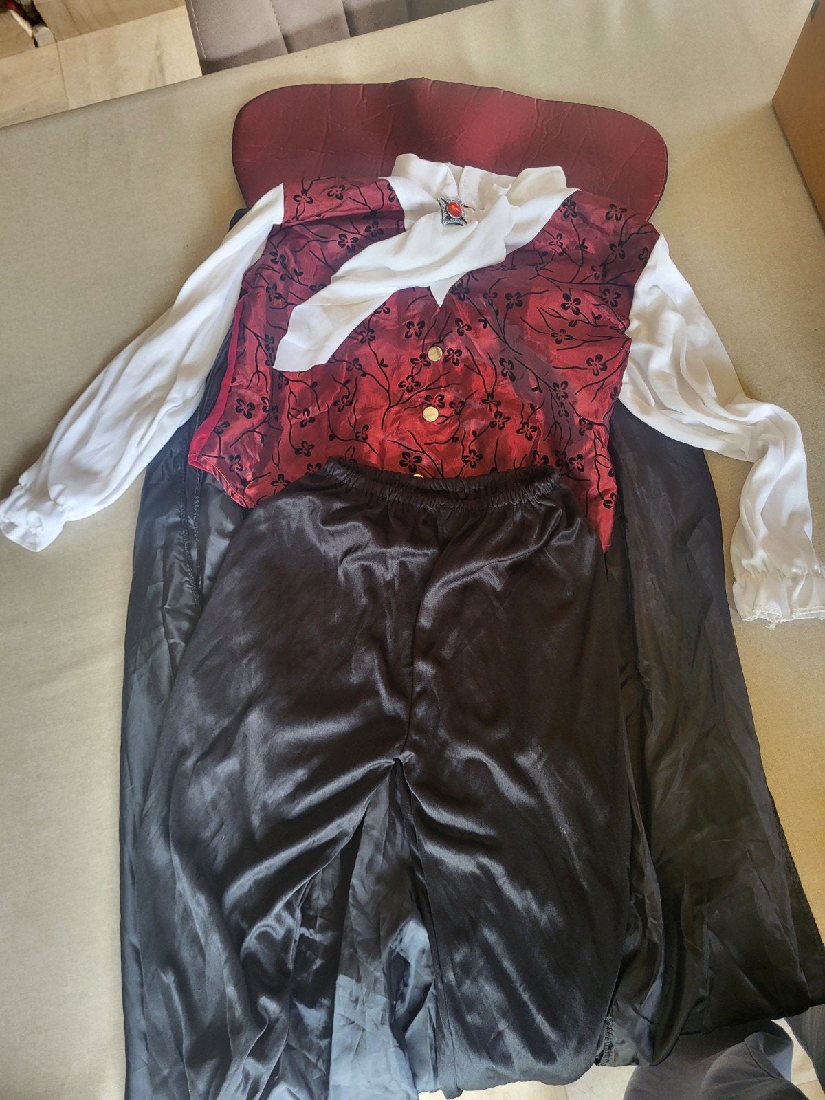 Halloween - carnaval - accesoires

Politie ( maat xs-s) + ac, Ophalen