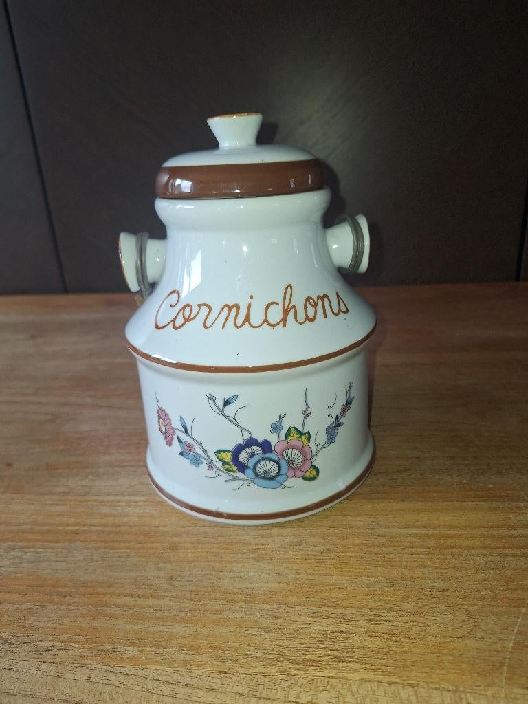 Pot à cornichons, Enlèvement