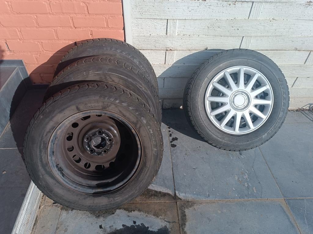 4x Bridgestone Blizzak winter banden 195/65 R15, Autos : Pièces & Accessoires, Suspension & Châssis, Enlèvement