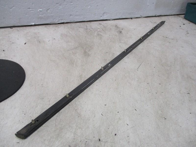 GARNITURE portier links voor Mercedes-Benz / 8 (W115), Utilisé, Mercedes-Benz