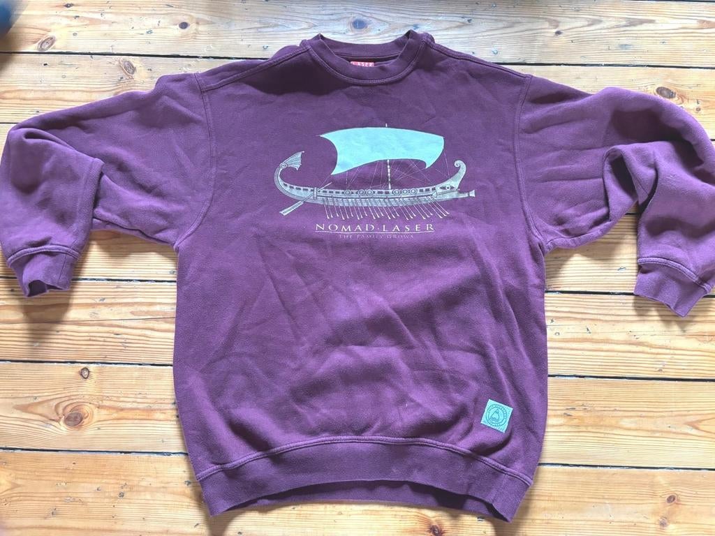 Pull bordeau Laser
