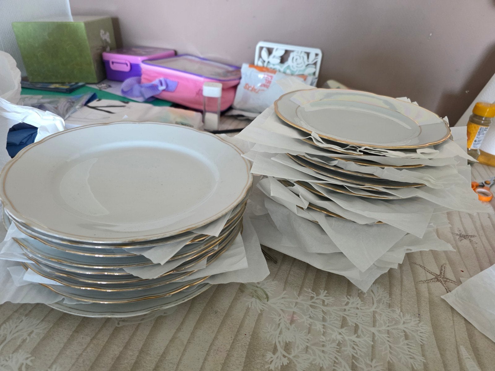 Service porcelaine, Enlèvement