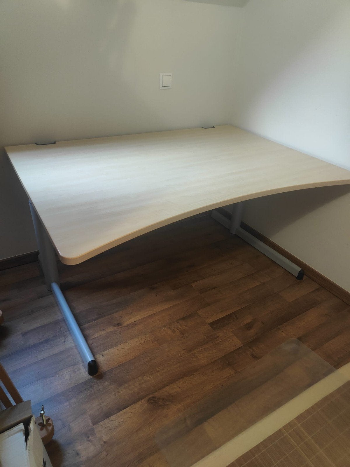 Grand bureau en parfait état, réglable en hauteur, Maison & Meubles, Bureau d'ordinateur, 100 cm, Comme neuf, Enlèvement