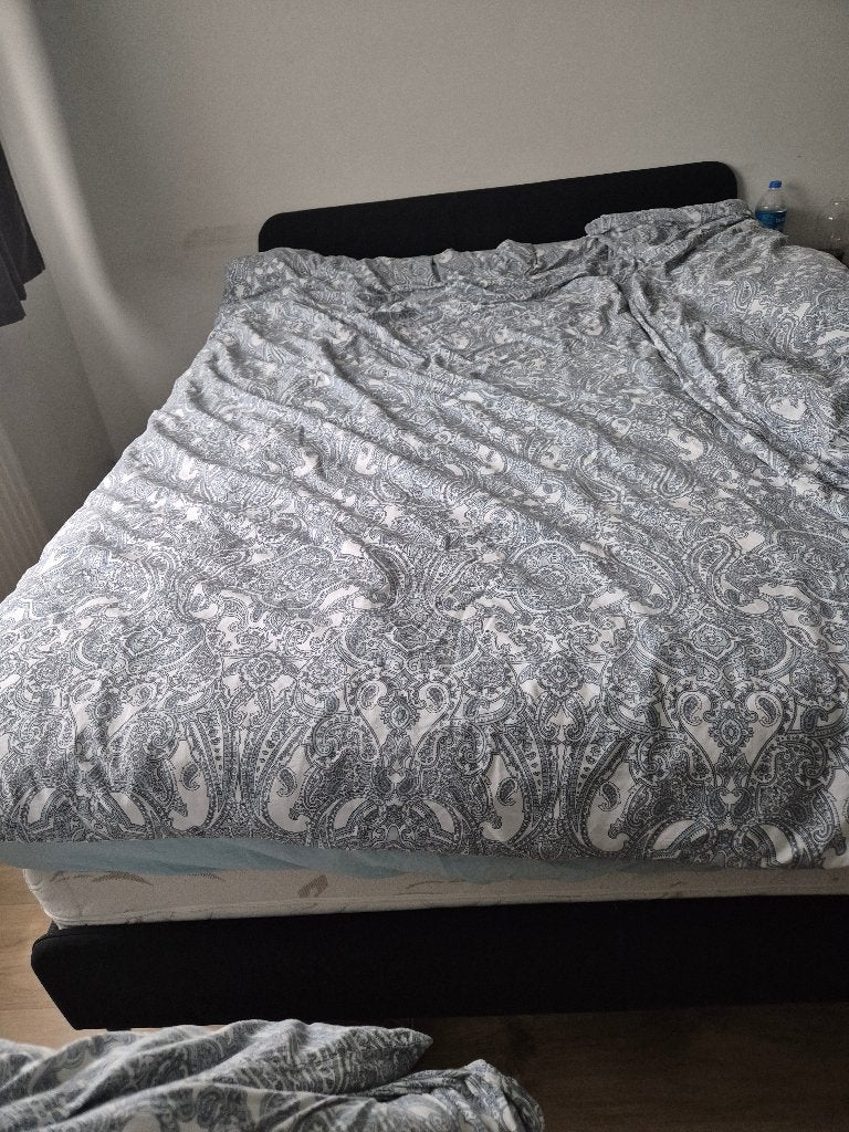 Bed en matras, Huis en Inrichting, Slaapkamer | Bedden, Ophalen, Gebruikt, Zwart, 140 cm