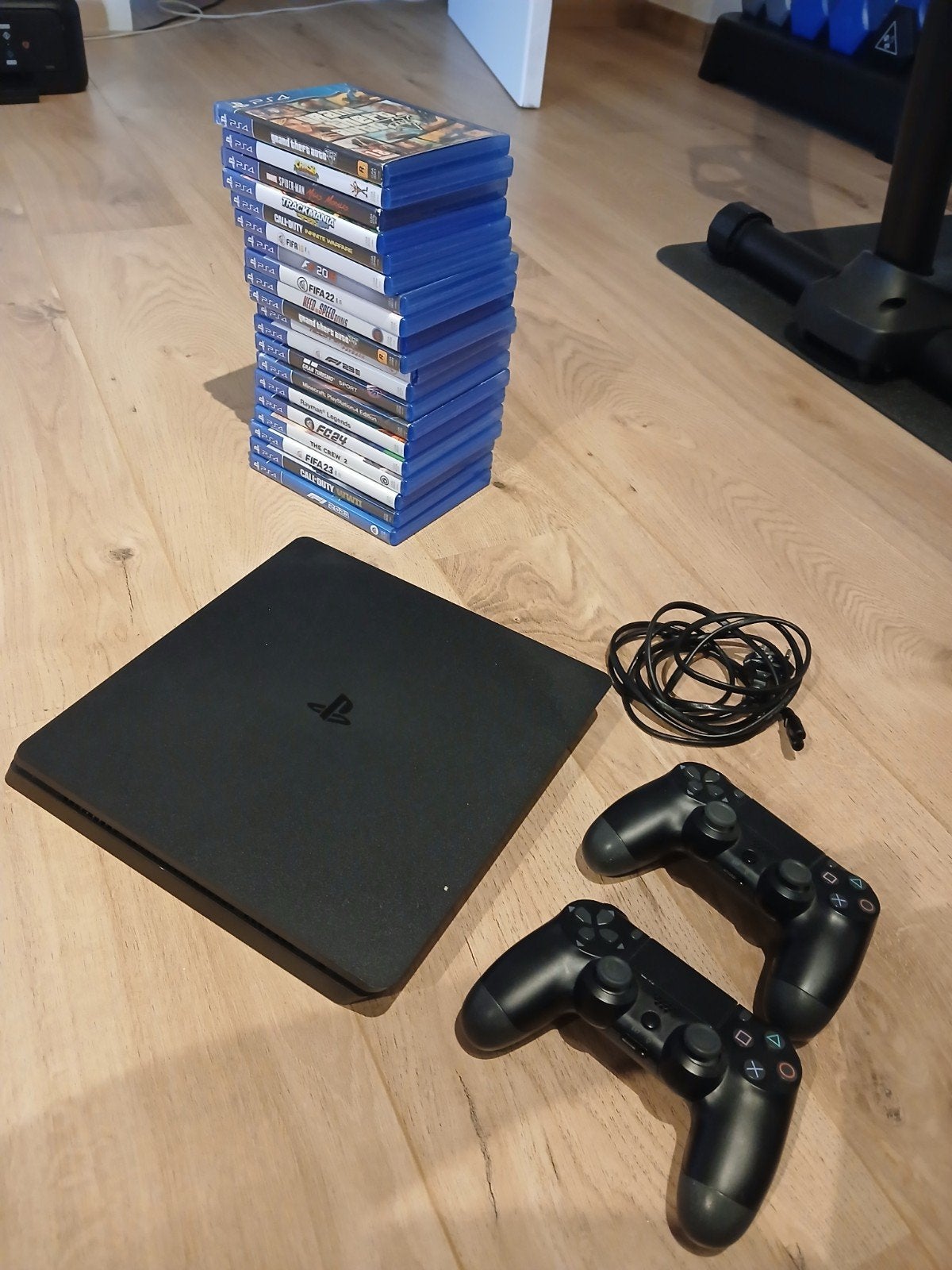 Playstation 4 met 20 games, Games en Spelcomputers, Spelcomputers | Sony PlayStation 4, Ophalen, Met 2 controllers
