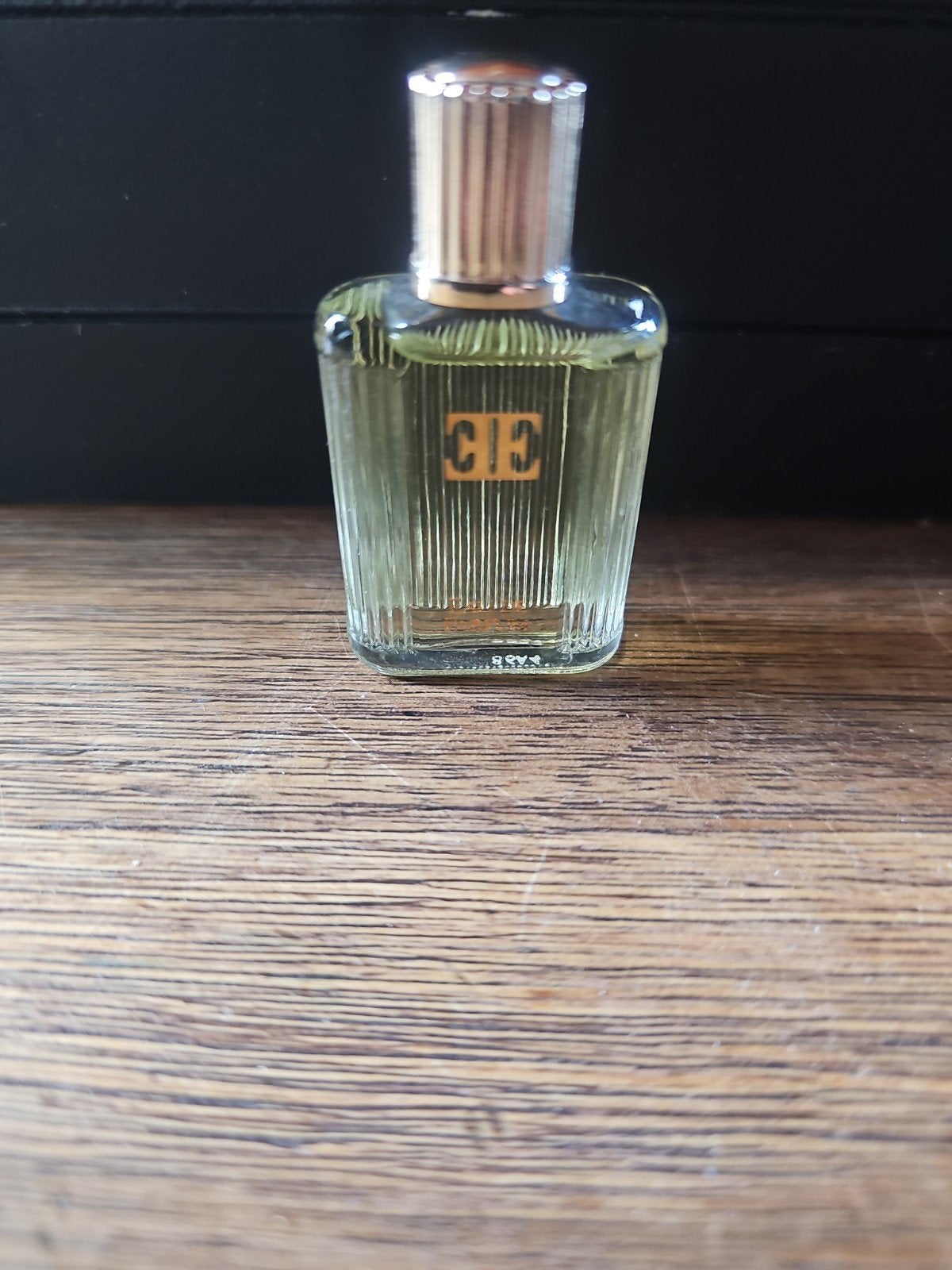 Escada mannelijke miniatuur — volledig, Verzenden